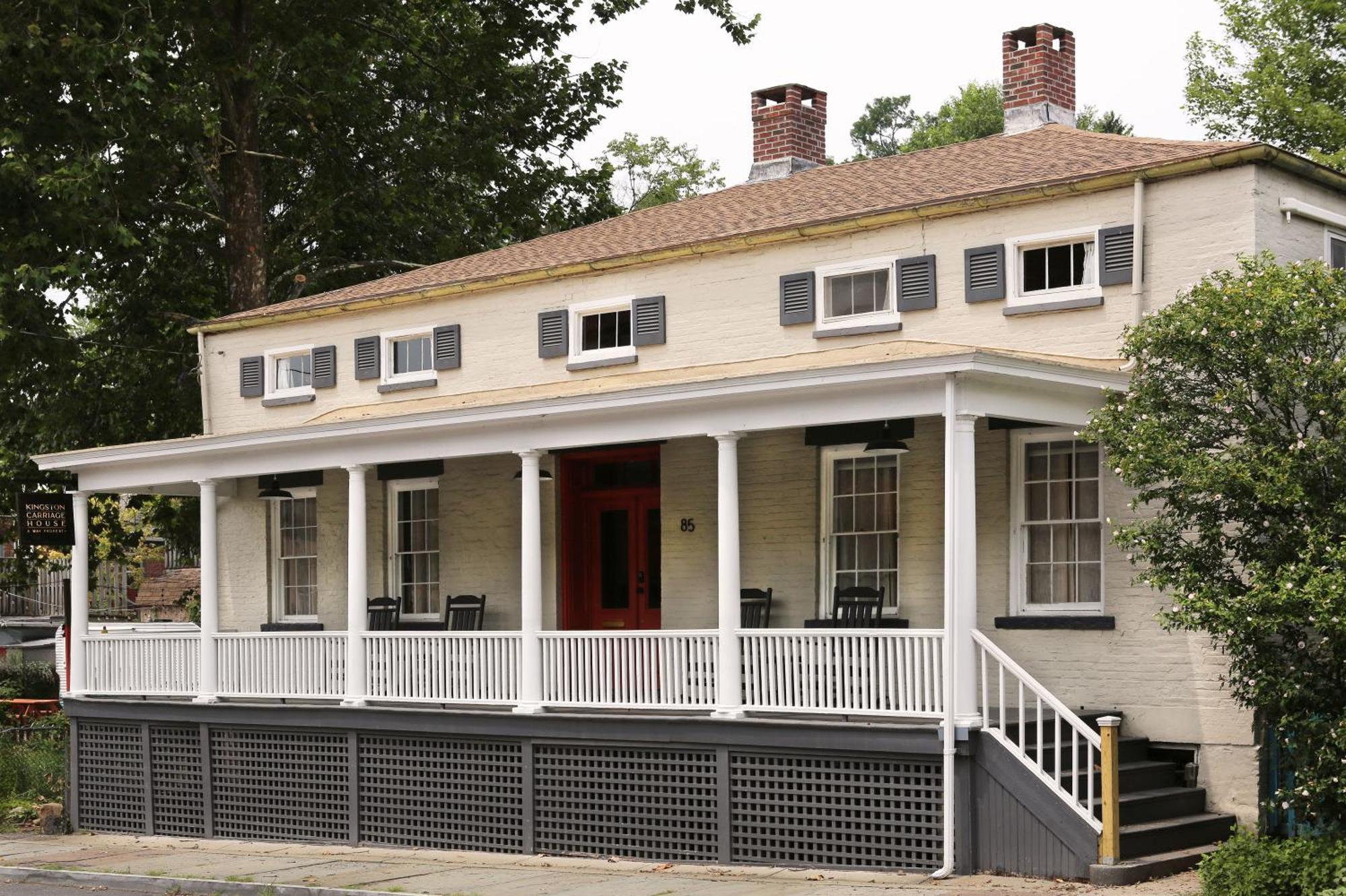 Kingston Carriage House Acomodação com café da manhã Exterior foto